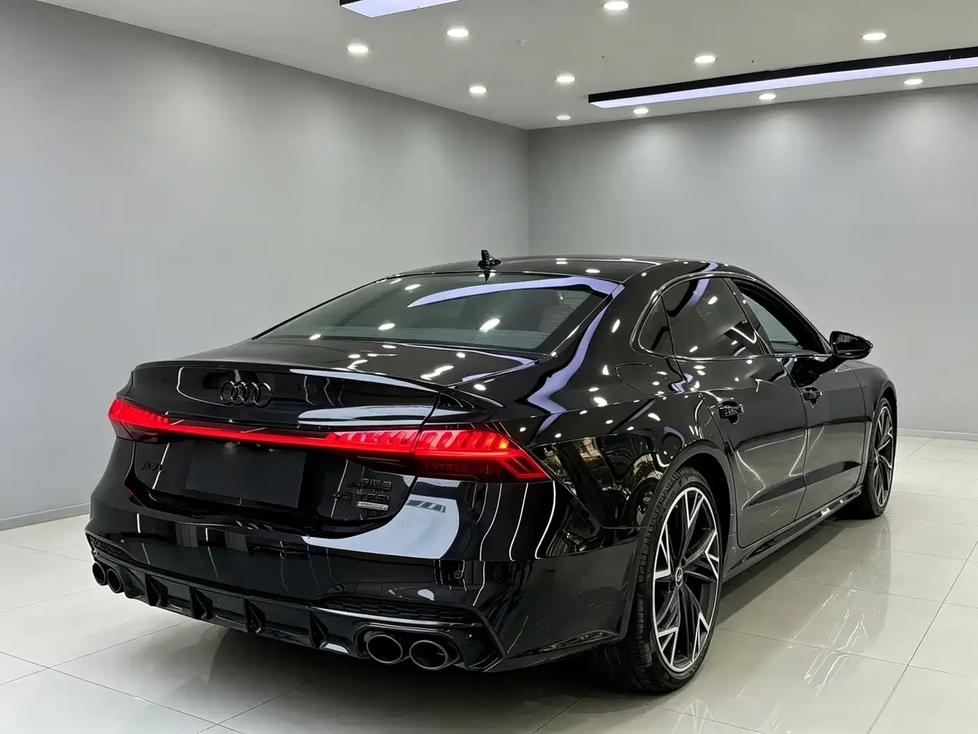 Audi Audi A7L 2024 45 TFSI quattro S-line Black Warrior Edition — Фото автомобиля 8