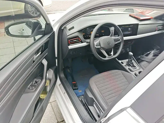 Volkswagen Lavida — Фото автомобиля 15