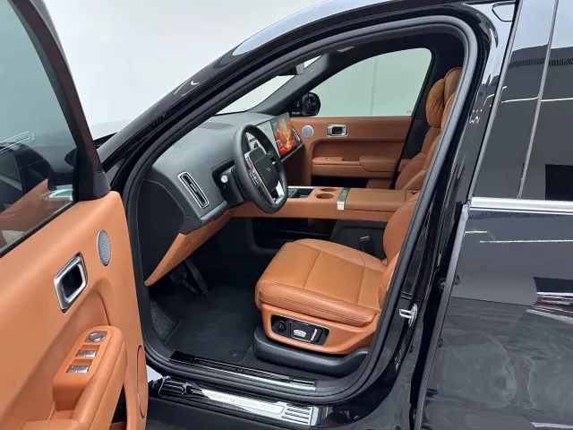 Li Auto L9 — Фото автомобиля 17