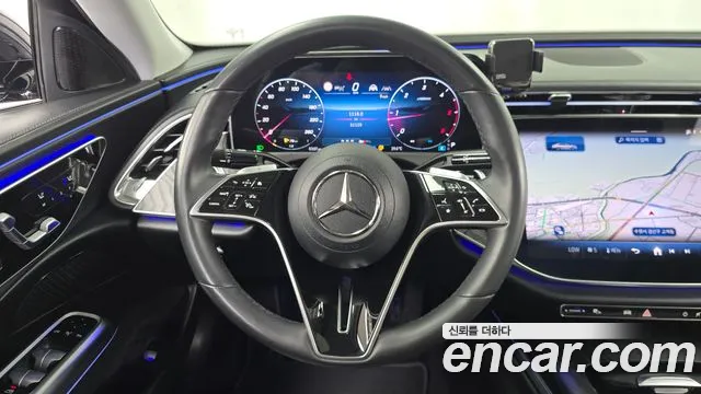 Mercedes-Benz E-Class — Фото автомобиля 12
