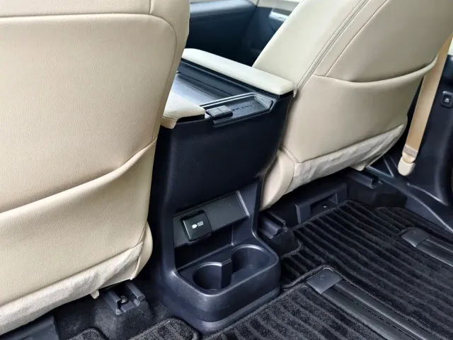 Toyota Granvia — Фото автомобиля 16