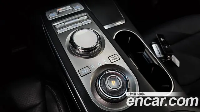 Genesis GV70 2.5T Бензин AWD — Фото автомобиля 8