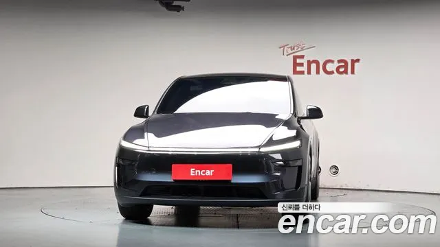 Tesla Model Y — Фото автомобиля 3