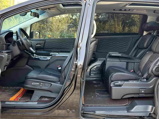 Honda Elysion — Фото автомобиля 8