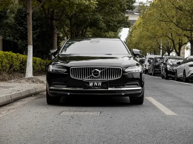 Volvo S90 — Фото автомобиля 2
