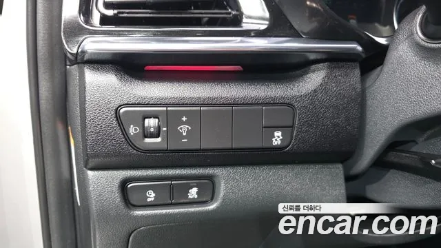 Kia Niro — Фото автомобиля 25