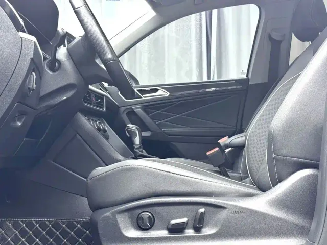 Volkswagen Tiguan L — Фото автомобиля 4