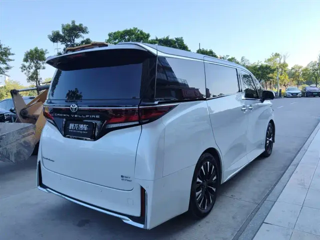 Toyota Vellfire — Фото автомобиля 7
