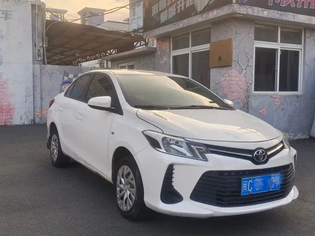 Toyota Vios FS — Фото автомобиля 2