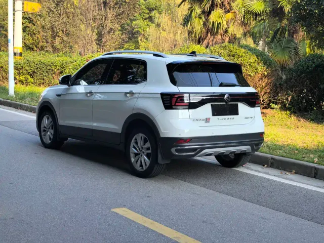 Volkswagen T-Cross — Фото автомобиля 5