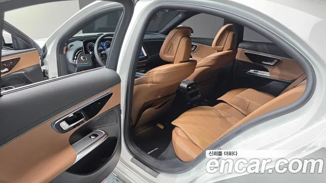 Mercedes-Benz E-Class — Фото автомобиля 11