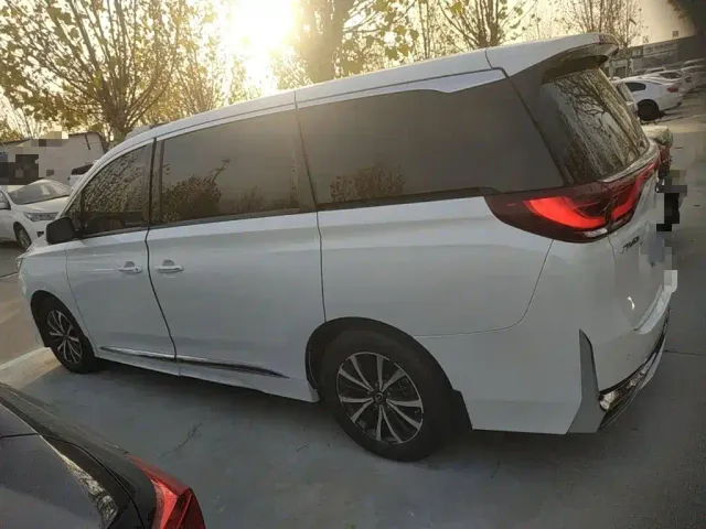 GAC Trumpchi M8 — Фото автомобиля 19