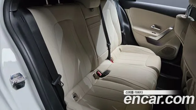 Mercedes-Benz A-Class — Фото автомобиля 11