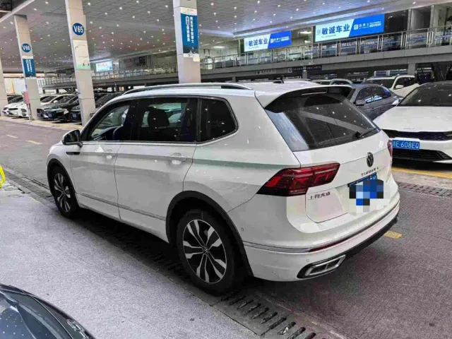 Volkswagen Tiguan L — Фото автомобиля 5
