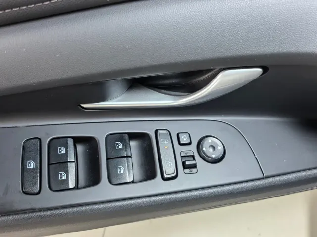 Hyundai Elantra — Фото автомобиля 10