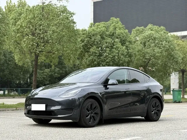 Фотография автомобиля — Tesla Model Y