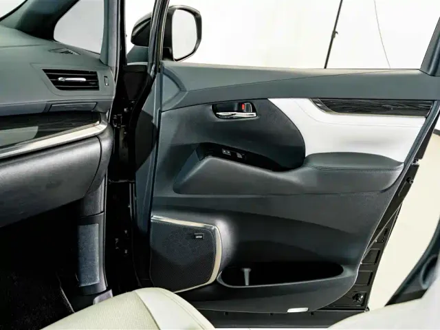 Lexus LM — Фото автомобиля 16