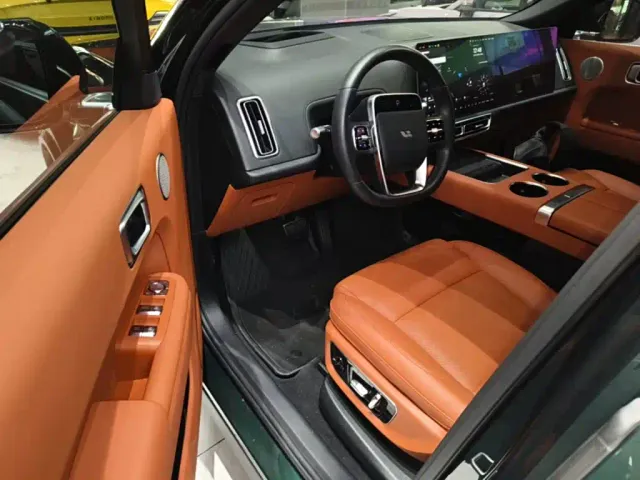 Li Auto L9 — Фото автомобиля 15