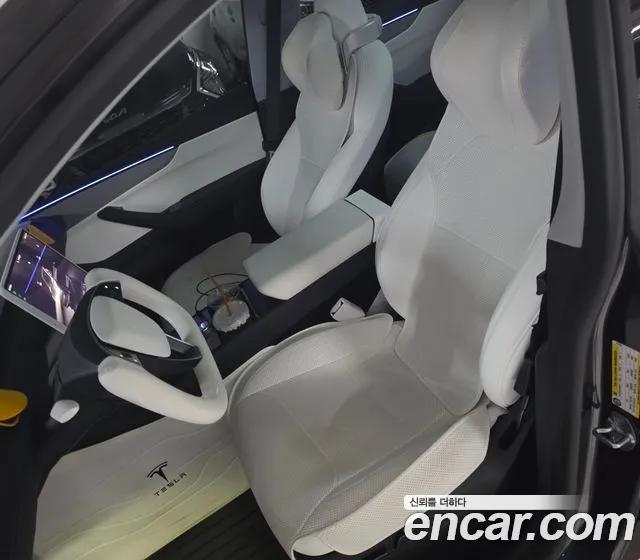Tesla Model Y — Фото автомобиля 12