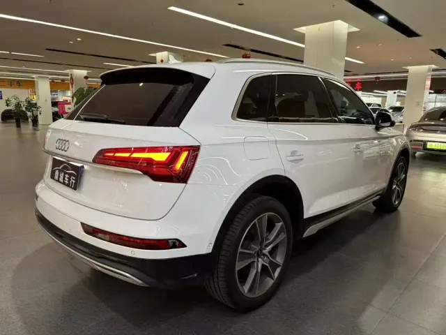 Audi Q5L — Фото автомобиля 4