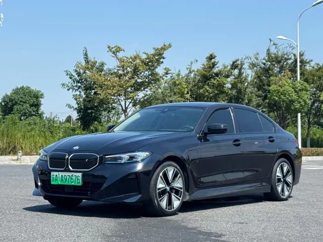 Фотография автомобиля — BMW i3