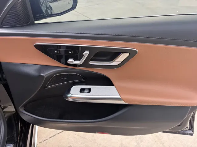 Mercedes-Benz E-Class — Фото автомобиля 16