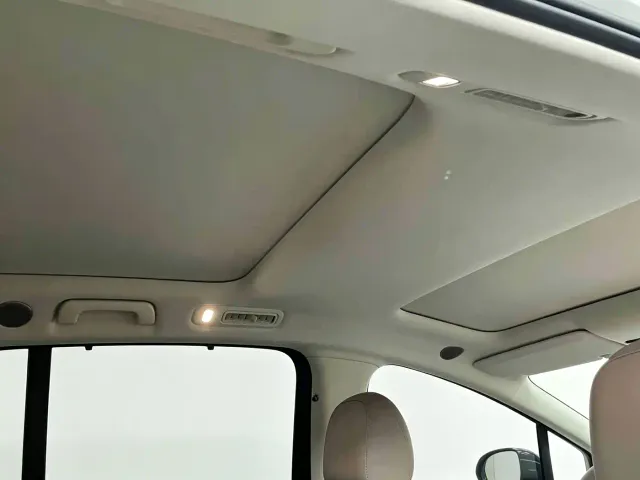 Li Auto i8 — Фото автомобиля 6