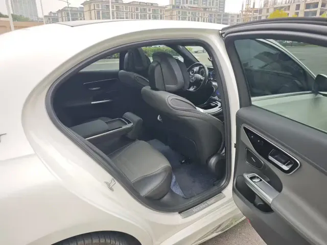 Mercedes-Benz C-Class — Фото автомобиля 6