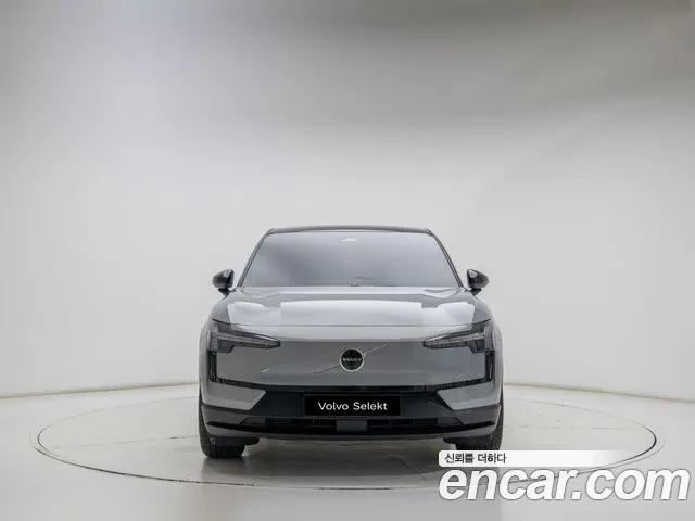 Volvo EX30 — Фото автомобиля 2