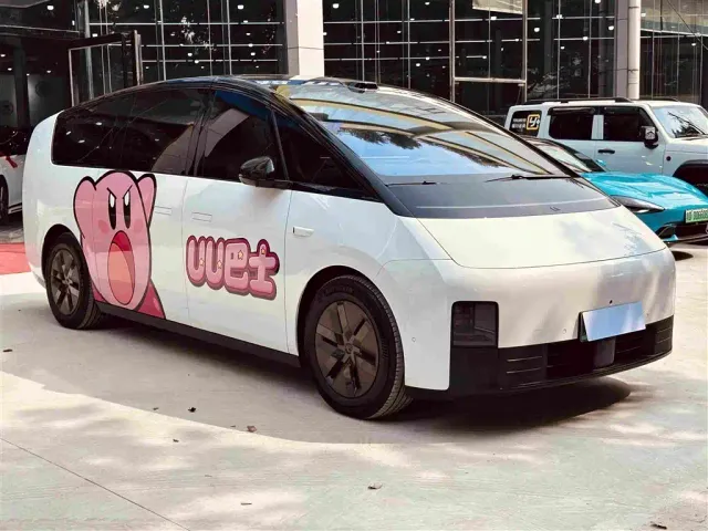 Li Auto MEGA — Фото автомобиля 3