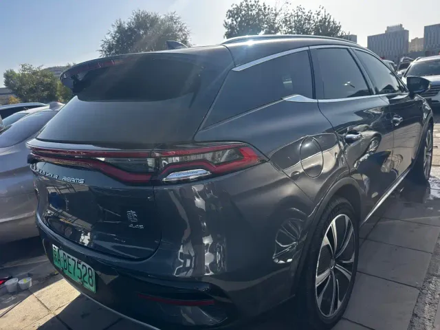 BYD Tang — Фото автомобиля 29