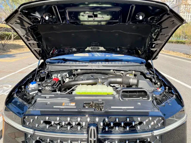 Lincoln Navigator — Фото автомобиля 7