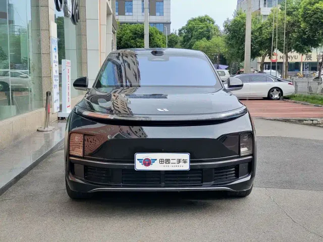 Li Auto L8 — Фото автомобиля 2