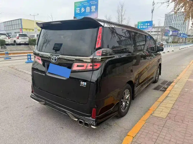 Toyota Vellfire — Фото автомобиля 8