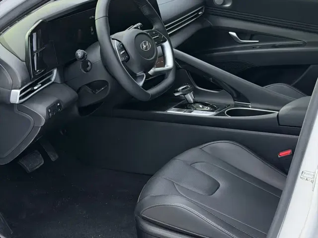 Hyundai Elantra — Фото автомобиля 7