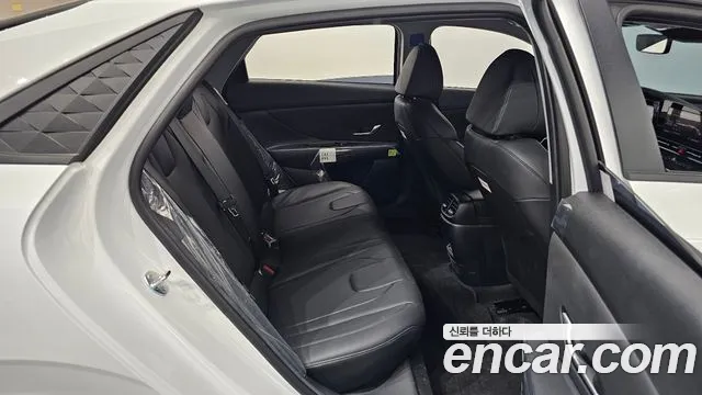 Hyundai Avante CN7 — Фото автомобиля 16
