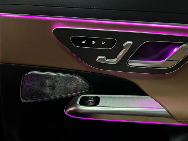 Mercedes-Benz E-Class — Фото автомобиля 20