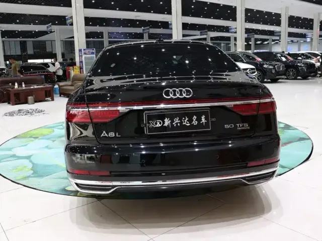 Audi Audi A8 2022 A8L 50 TFSI quattro Comfort Collector's Edition — Фото автомобиля 5