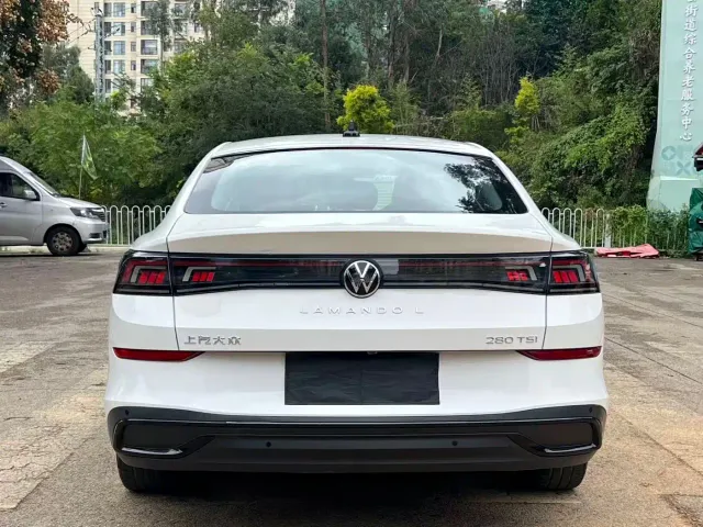 Volkswagen Lamando — Фото автомобиля 8