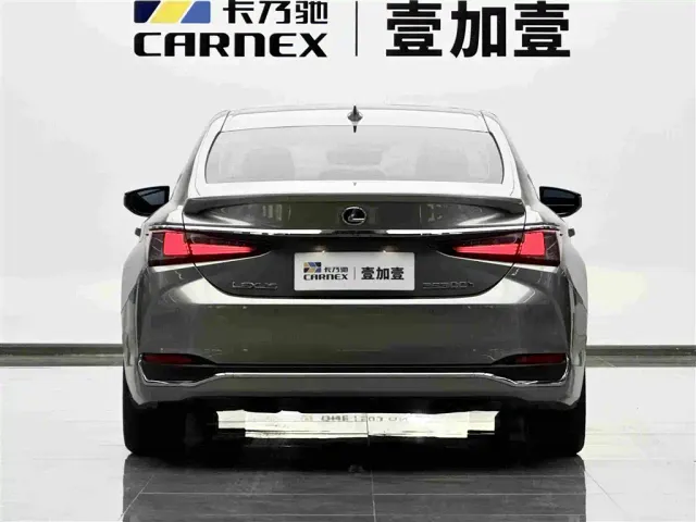Lexus ES — Фото автомобиля 5
