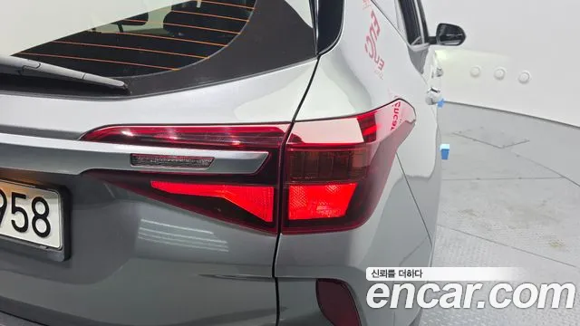Kia Seltos — Фото автомобиля 8