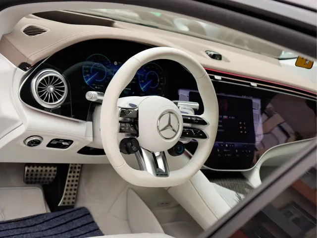 Mercedes-Benz EQS AMG — Фото автомобиля 10
