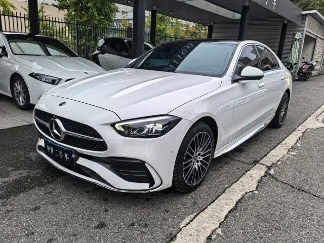 Фотография автомобиля — Mercedes-Benz C-Class