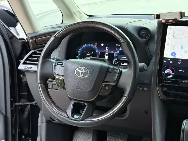 Toyota Alphard — Фото автомобиля 9