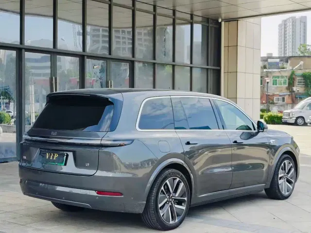 Li Auto L9 — Фото автомобиля 5
