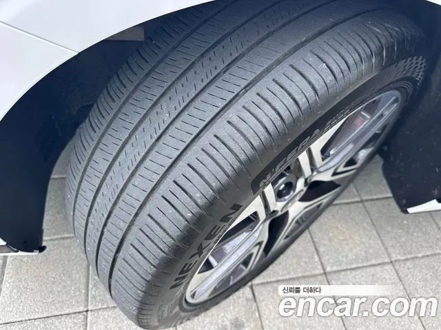 Hyundai Grandeur Grandeur (GN7) 2.5 Бензин 2WD — Фото автомобиля 8