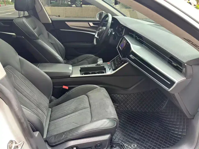 Audi A7L — Фото автомобиля 6