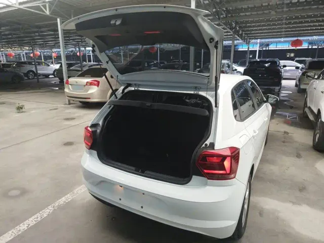 Volkswagen Polo — Фото автомобиля 14