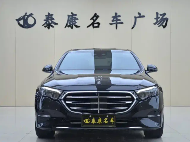 Mercedes-Benz E-Class — Фото автомобиля 2