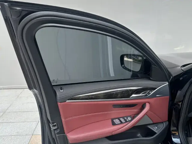 BMW 5 Series — Фото автомобиля 12